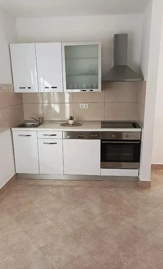Family Apartments Tomy Punat