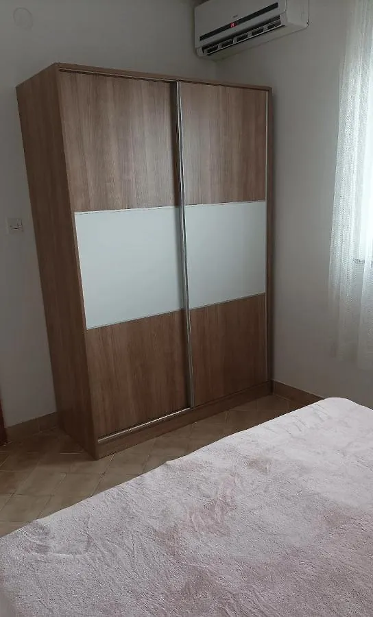 Family Apartments Tomy Punat